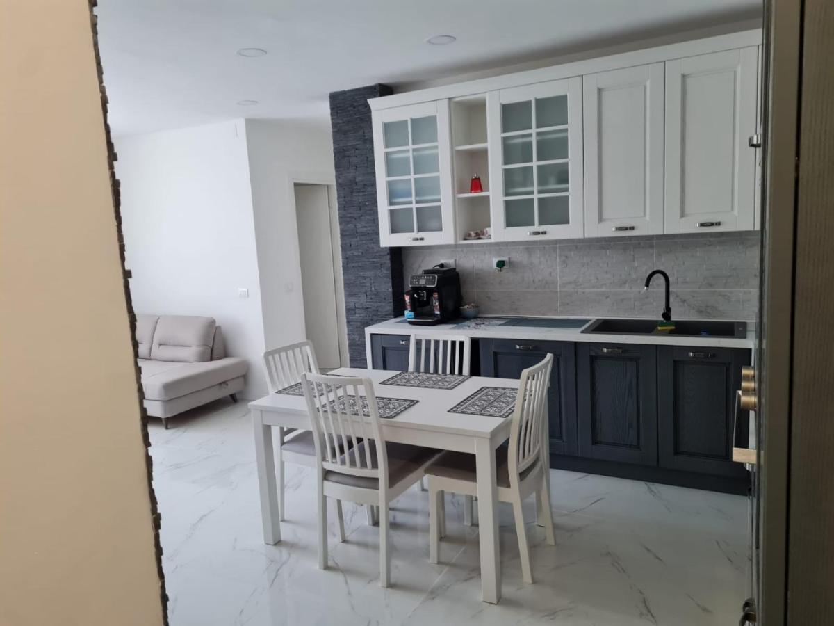 Apartament Marina Julia Bagian luar foto